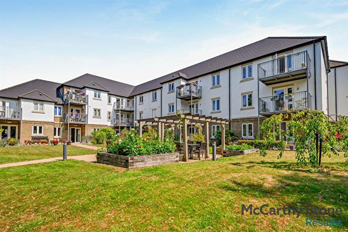 2 Bedroom Flat For Sale In Applegate House, Seymour Road, Trowbridge, BA14