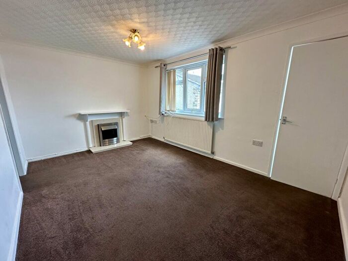 2 Bedroom Flat To Rent In Hathaway Fold, Burnley, BB12