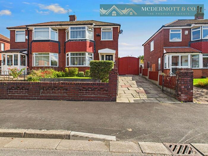 3 Bedroom Semi-detached House For Sale In West Avenue, New Moston, Manchester, M40