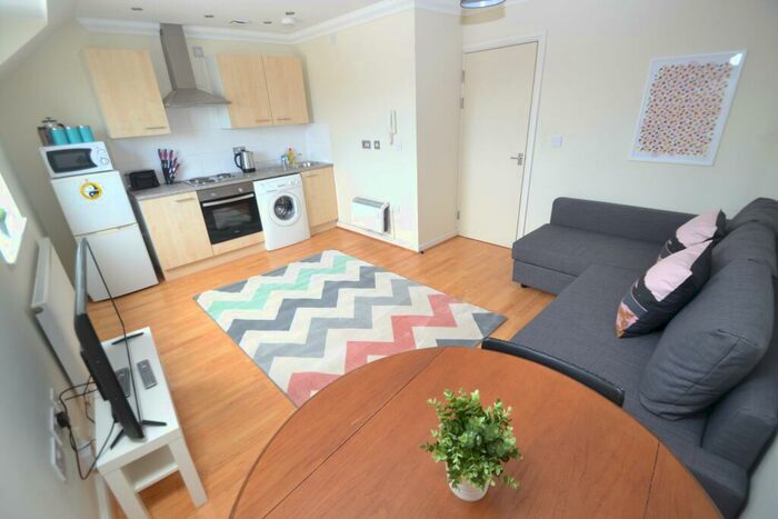 1 Bedroom Flat To Rent In Green Street, Riverside, Cardiff, CF11