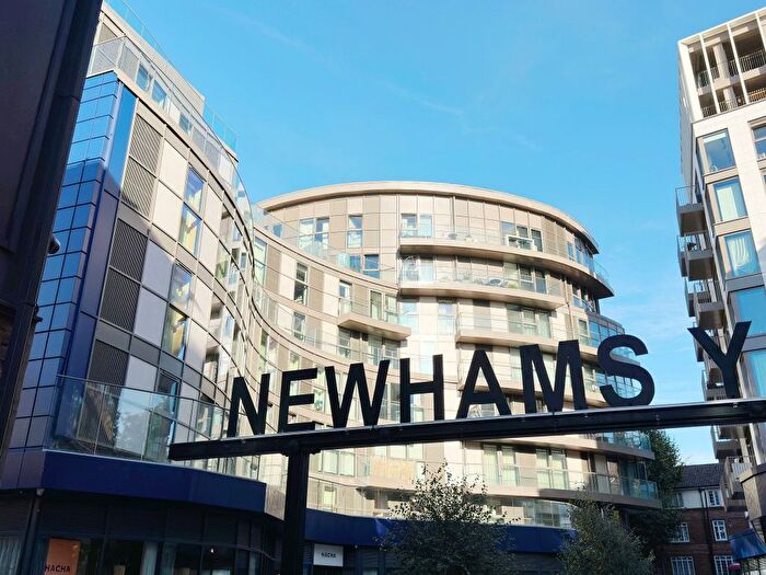 2 Bedroom Flat To Rent In Tower Bridge Road, London, SE1