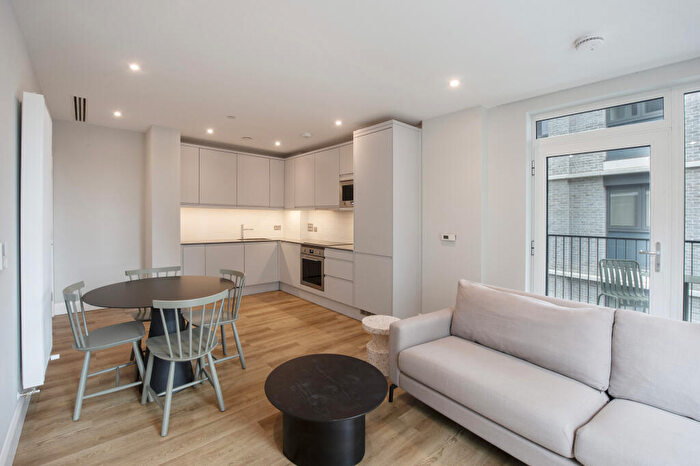 2 Bedroom Apartment To Rent In Moat Street, Wandsworth, London, SW11