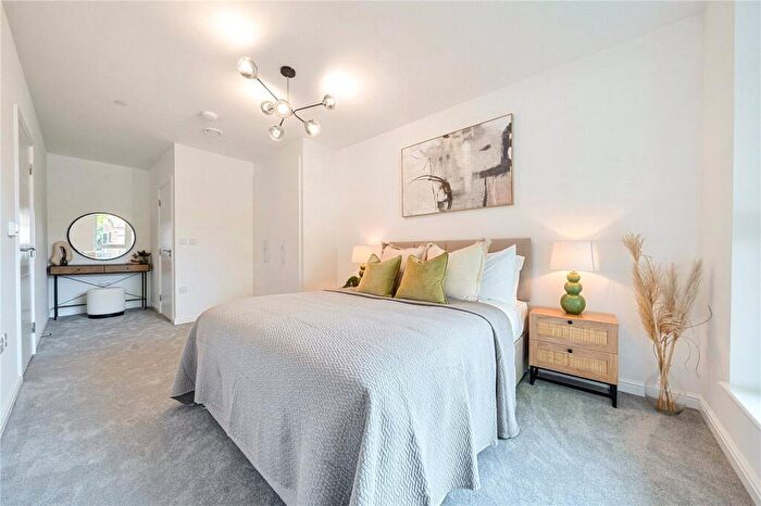 2 Bedroom Apartment For Sale In Hadlow Road, Sidcup, DA14