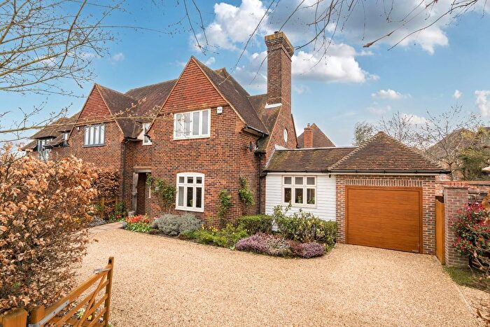 3 Bedroom Semi Detached House For Sale In Kiln Barn Road, Ditton, Aylesford, ME20