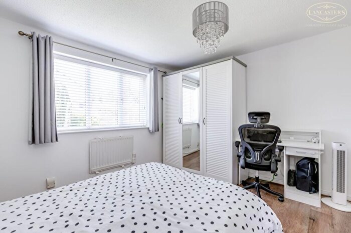 2 Bedroom Flat For Sale In Dean Court, Bolton, BL1 - Photo 10