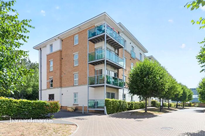 2 Bedroom Apartment For Sale In Highbury Drive, Leatherhead, KT22