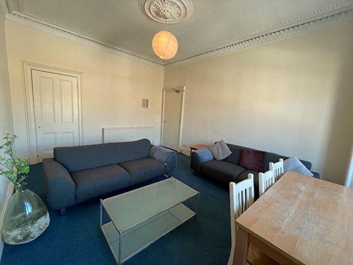 5 Bedroom Flat To Rent In Hillside Street, Edinburgh, EH7