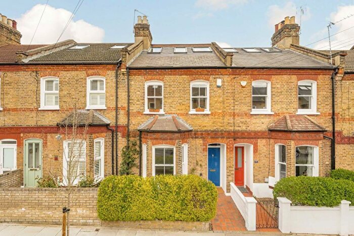 5 Bedroom Detached House For Sale In Noyna Road, Tooting, SW17