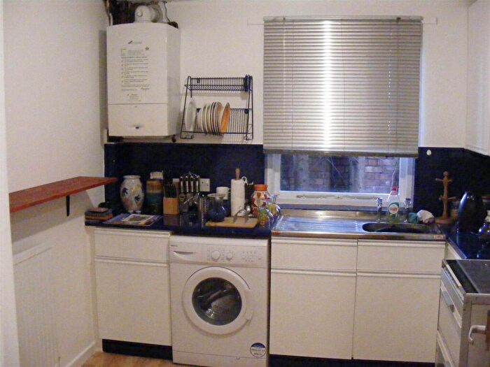 2 Bedroom Semi-Detached House To Rent In Ambrose GardensWest DidsburyManchester, M20