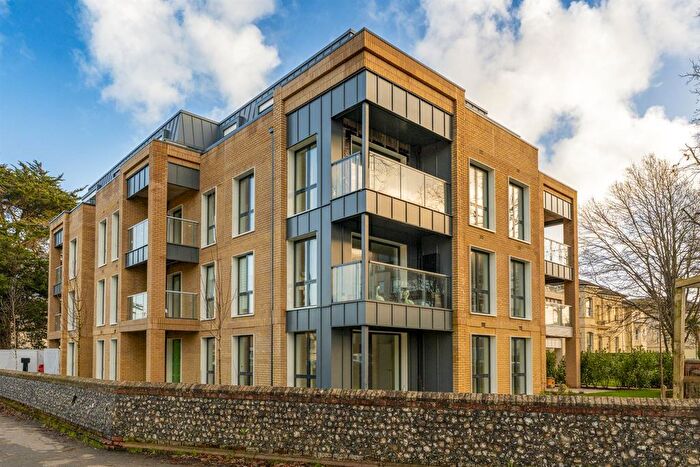 1 Bedroom Flat For Sale In Lindfield Place, Worthing, BN11