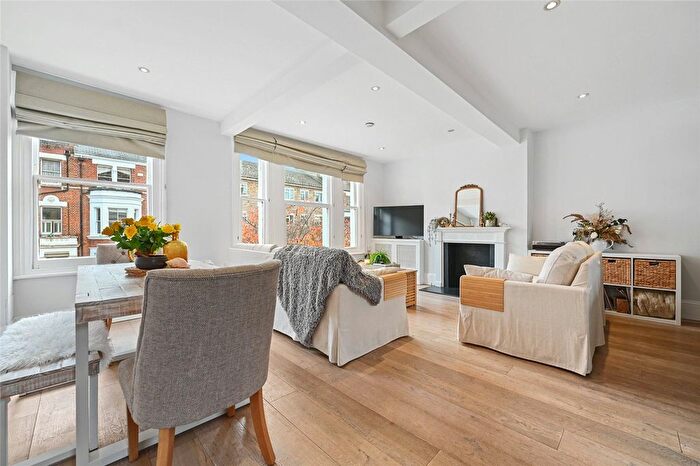 3 Bedroom Flat For Sale In Netherwood Road, London, W14