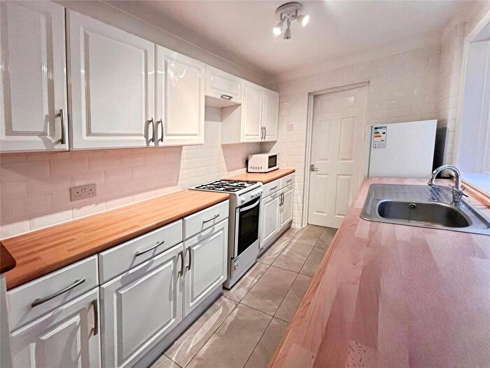 3 Bedroom Terraced House To Rent In Gordon Road, Chatham, Kent, ME4