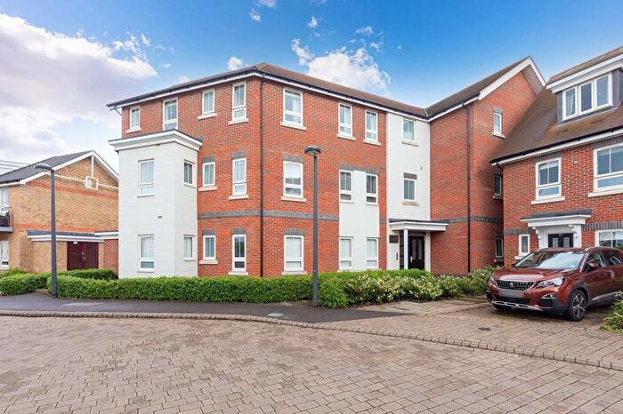2 Bedroom Apartment To Rent In Raven Drive, Maidenhead, SL6