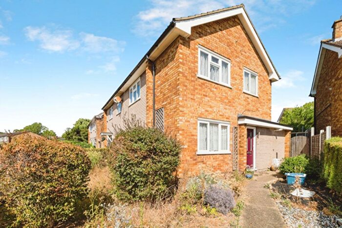 2 Bedroom House For Sale In Greenfields Close, Loughton, Essex, IG10