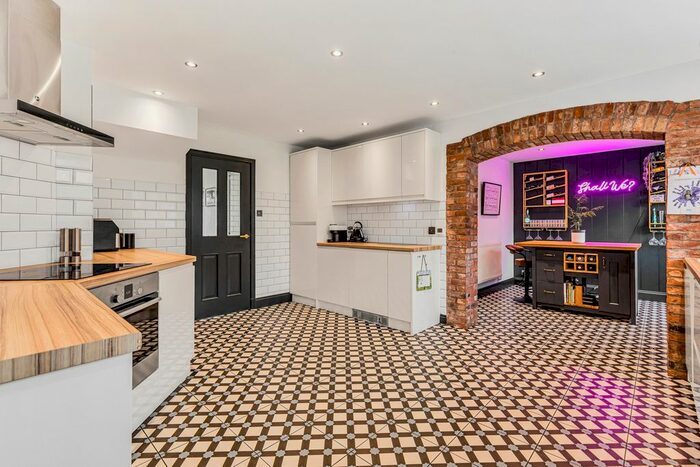 5 Bedroom Detached House For Sale In Church Road, Kirkby Mallory, LE9