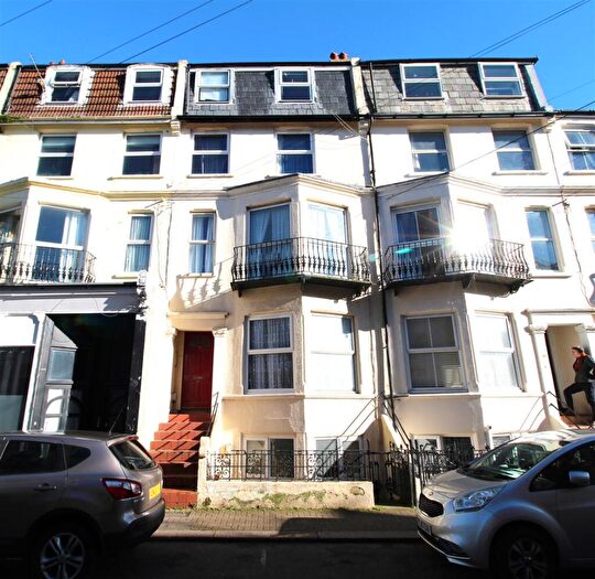 1 Bedroom Flat To Rent In Crescent Road, Worthing, West Sussex, BN11