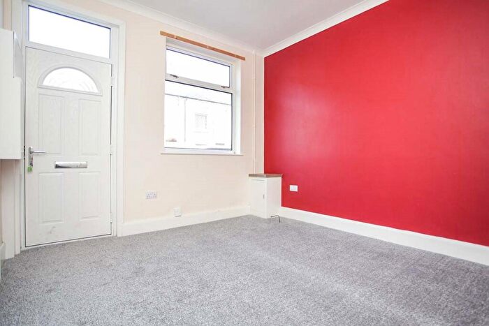 2 Bedroom End Of Terrace House To Rent In Wootton Street, Bedworth, Warwickshire, CV12