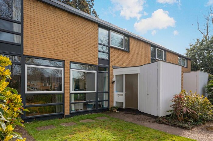 3 Bedroom Terraced House For Sale In Castle Green, Weybridge, KT13