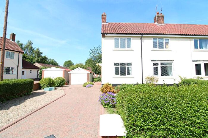 3 Bedroom Semi-Detached House For Sale In Carroll Place, Croft On Tees, DL2