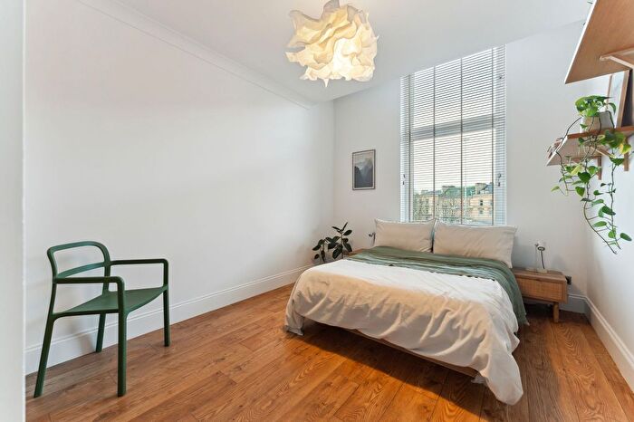 2 Bedroom Flat For Sale In Clarendon Place, Flat S/, St George's Cross, Glasgow, G20