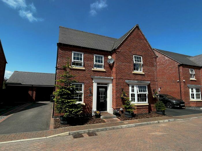 4 Bedroom House To Rent In Hare Park, Burton Upon Trent, DE15