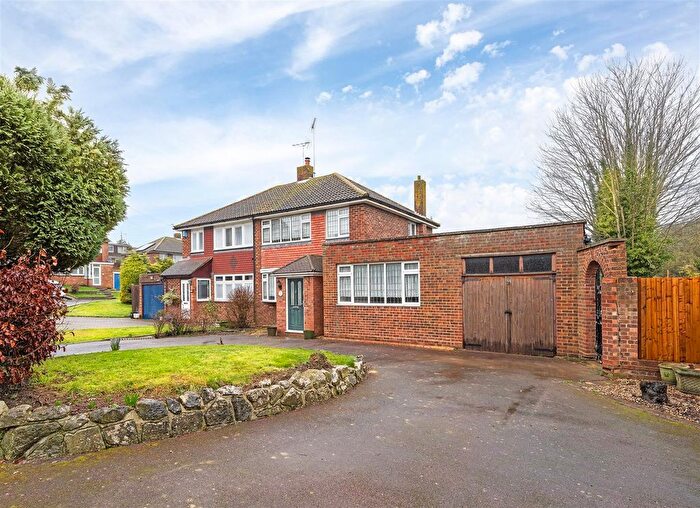 3 Bedroom Semi Detached House For Sale In Brookside Road, Istead Rise, Gravesend, DA13