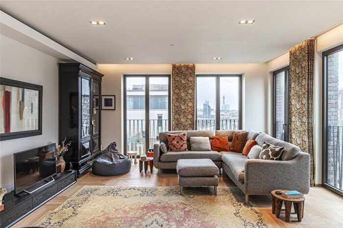 3 Bedroom Flat For Sale In Lewis Cubitt Walk, King's Cross, London, N1C