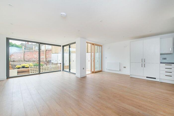 3 Bedroom Mews To Rent In Williams Mews, Brockley, London, SE4