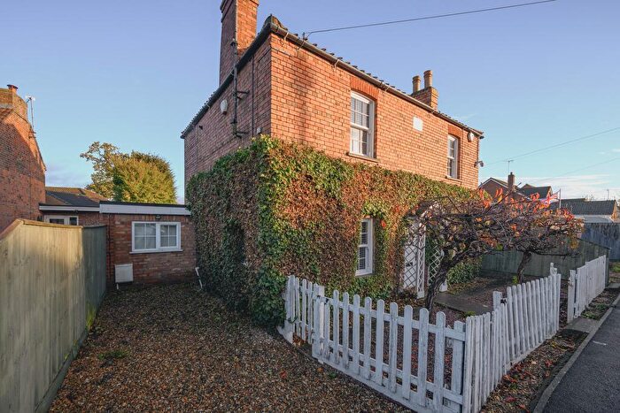 3 Bedroom Detached House For Sale In Woad Lane, Long Sutton, Spalding, Lincolnshire, PE12