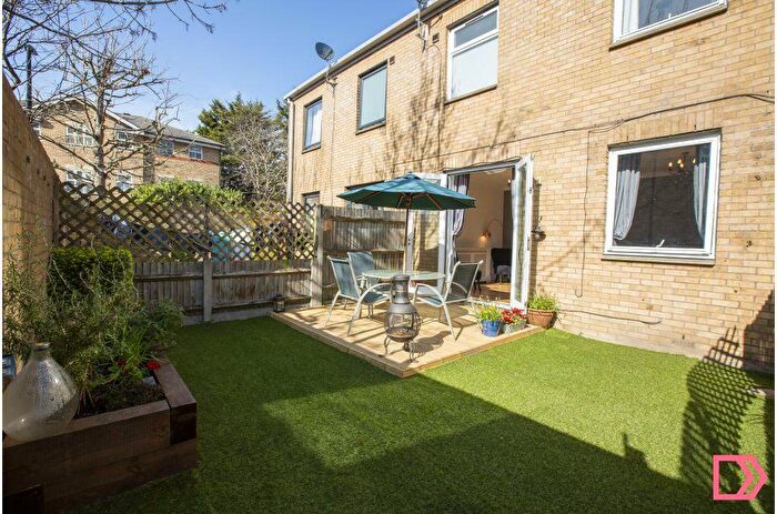 2 Bedroom Terraced House To Rent In Milligan Street, London, E14