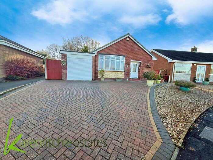 3 Bedroom Bungalow For Sale In Sandray Close, Ladybridge, BL3