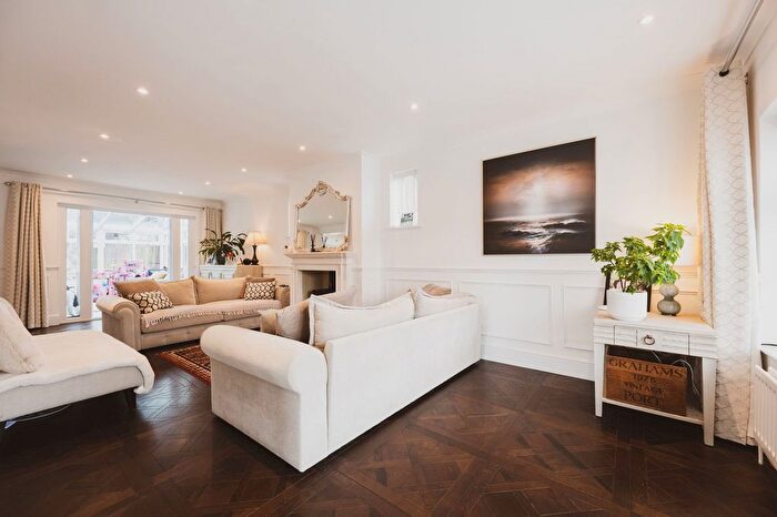 4 Bedroom Detached House For Sale In Crows Nest Lane, Botley, Southampton, SO32