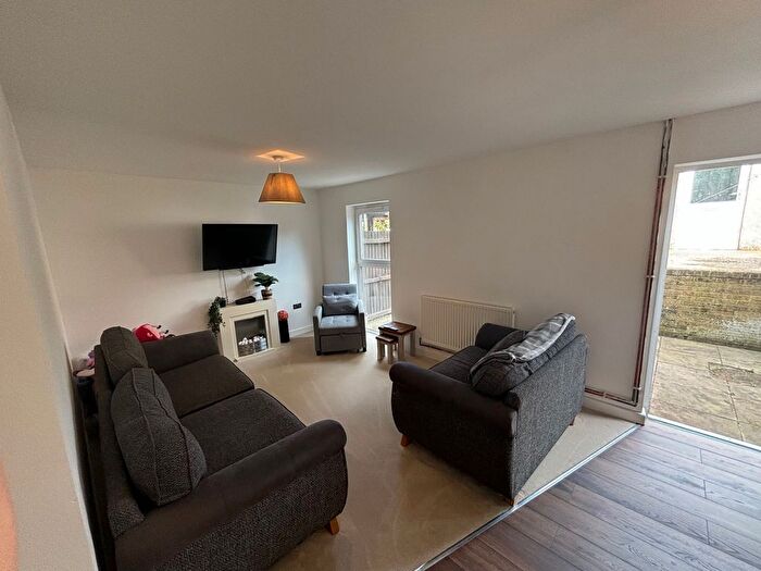 3 Bedroom Terraced House To Rent In Llys-Uchaf, Birchgrove, Swansea, SA7