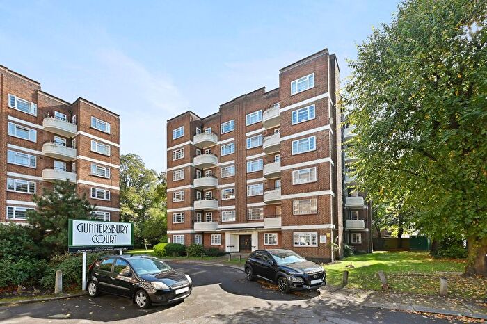 2 Bedroom Flat For Sale In Bollo Lane, Acton, W3
