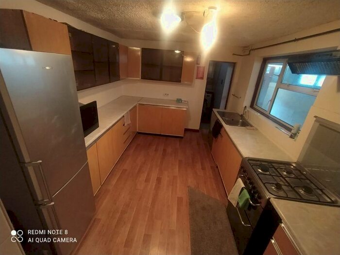 6 Bedroom Property To Rent In Townsend Road, Southall, UB1