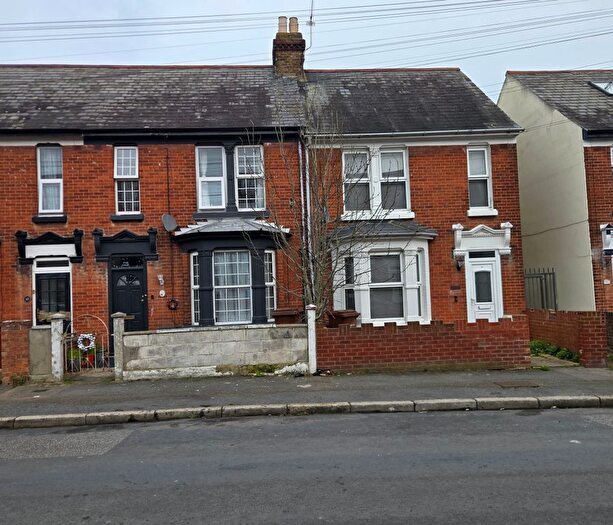 3 Bedroom End Terrace House To Rent In Valley Road, Gillingham, Kent, ME7