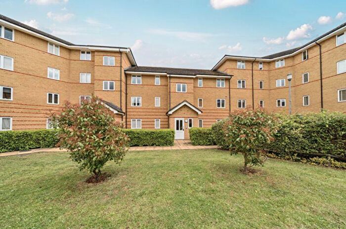 2 Bedroom Flat To Rent In Heath Court, Stanley Close, New Eltham, SE9