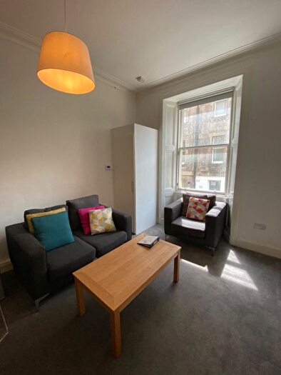 3 Bedroom Flat To Rent In Roseneath Place, Edinburgh, EH9