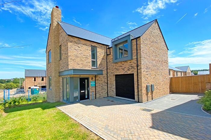 4 Bedroom Detached House To Rent In Langsett Grove, Harrogate, HG3