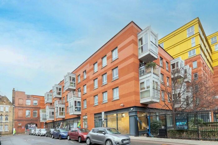 2 Bedroom Flat To Rent In Carronade Court, Islington, N7