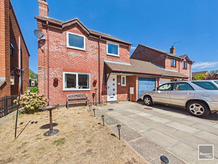 3 Bedroom Detached House For Sale In Two Fields Way, Bawdeswell, NR20