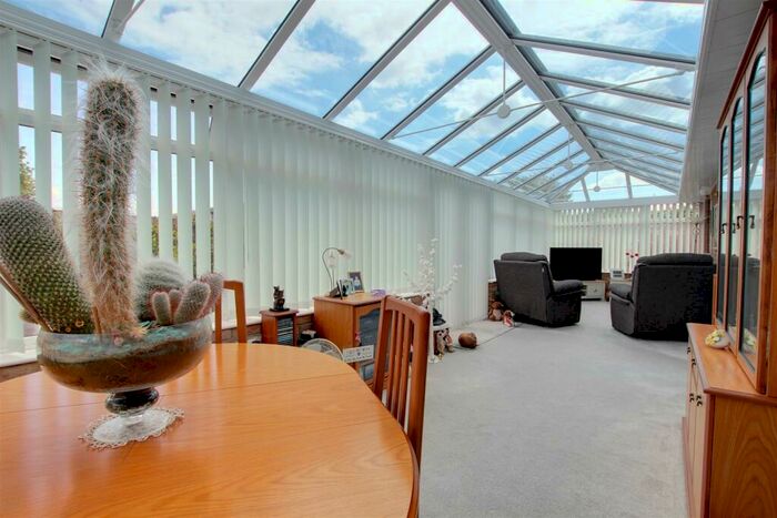 2 Bedroom Detached Bungalow For Sale In Aqua Drive, Mablethorpe, LN12