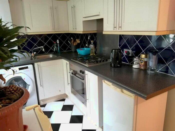 1 Bedroom Flat To Rent In Worton Way, Hounslow, TW3