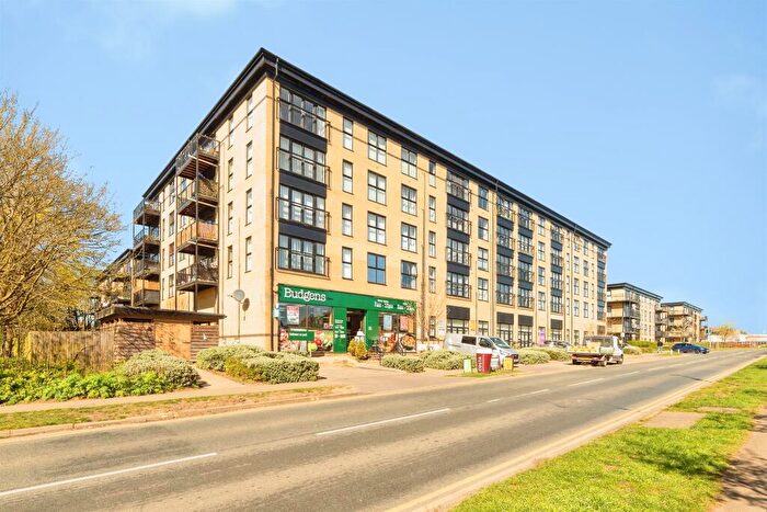 1 Bedroom Flat For Sale In Giles Crescent, Stevenage, SG1