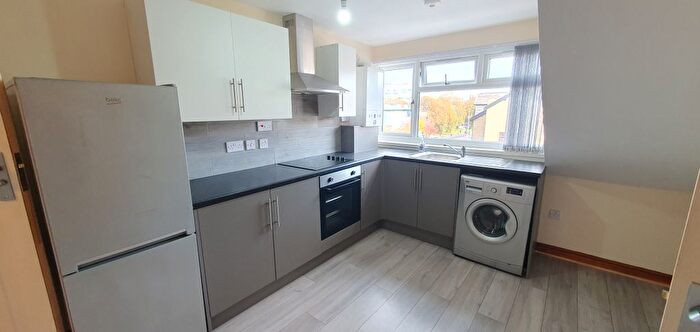 1 Bedroom Flat To Rent In Laisteridge Lane, Bradford, BD7