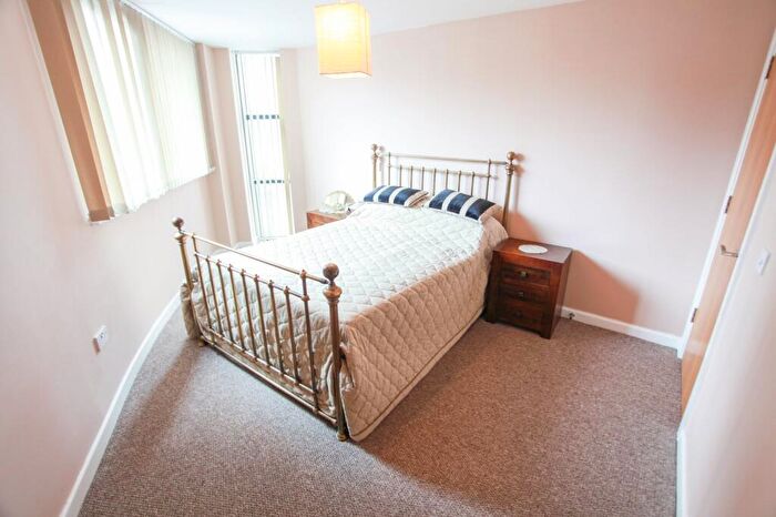 2 Bedroom Flat To Rent In Cornhill, L1