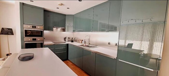 2 Bedroom Flat To Rent In Highbridge Road, London, IG11