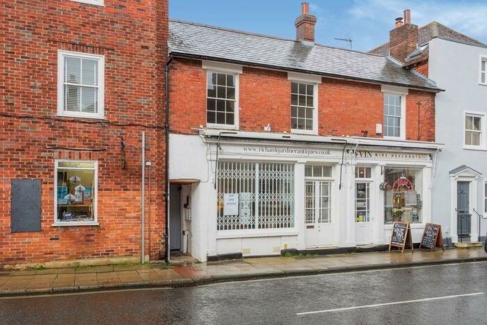 3 Bedroom Flat To Rent In Queen Street, Emsworth, Hampshire, PO10