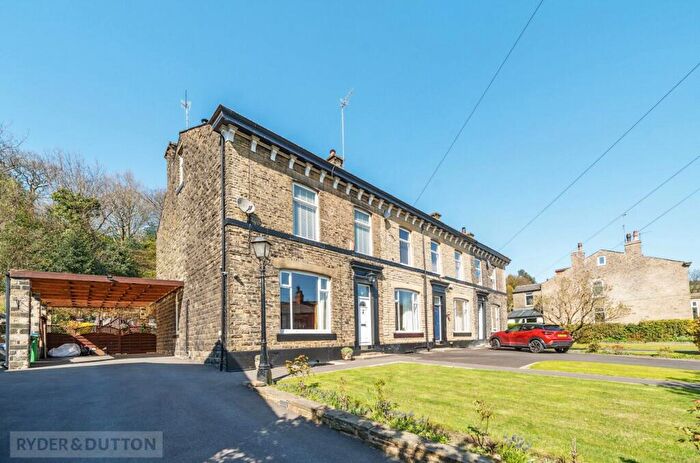 4 Bedroom End Of Terrace House For Sale In Huddersfield Road, Newhey, Rochdale, Greater Manchester, OL16