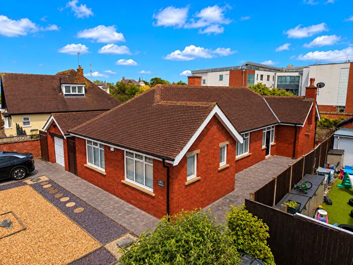 3 Bedroom Bungalow For Sale In Dunes Avenue, South Shore, FY4